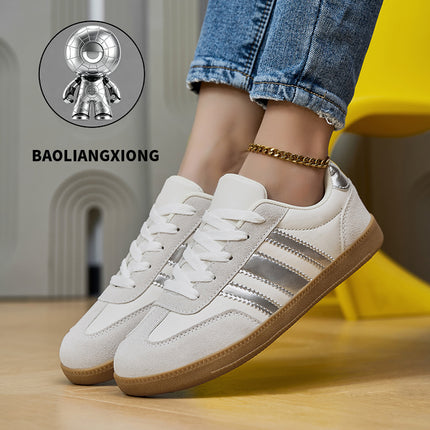 Dames Retro Gazelle Stijl Sneakers, Witte Bovenkant Metallic Zilverkleurige 3 Strepen Vetersluiting Platte Casual Schoenen, Kauwgom Zool Lichtgewicht Wandelschoenen voor Dagelijks Woon-werkverkeer Street Fashion, Dames Schoenen