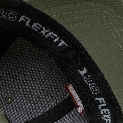 LEVI'S - Men's Housemark Flexfit® cap  - Size OS-7